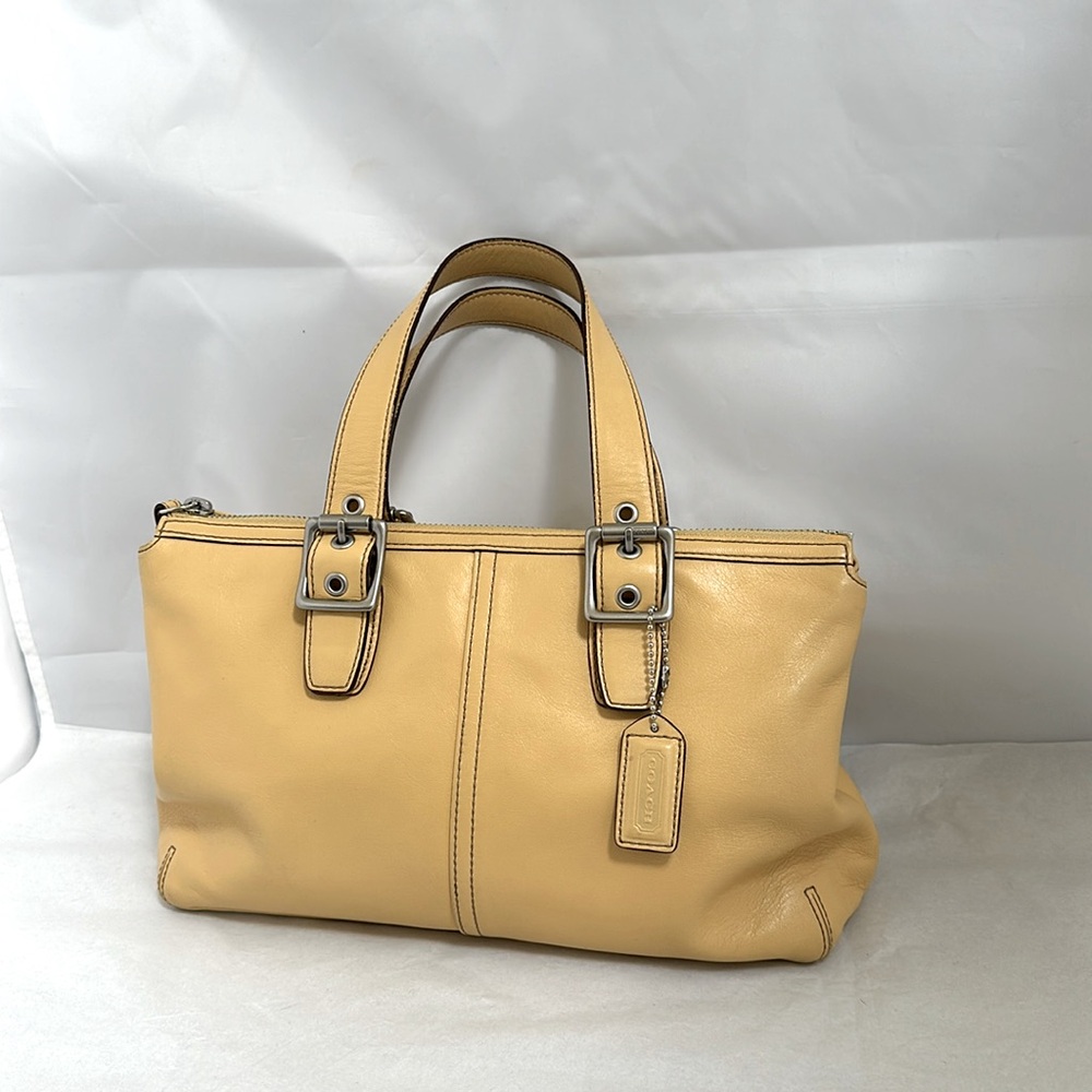 Vintage coach legacy bag 9545,soft creamy yellow leather. Exc. cond. & dust bag. - Picture 2 of 7